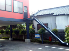 正面駐車場