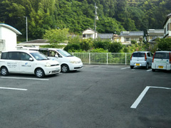 西側駐車場